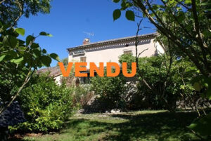 PUYLAROQUE MAISON D&rsquo;ENVIRON 230 M2, TERRAIN 3000 M2 ET UNE
