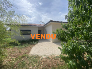 CAUSSADE MAISON TRES RECENTE D’ENVIRON 100M2 + TERRAIN 584M2