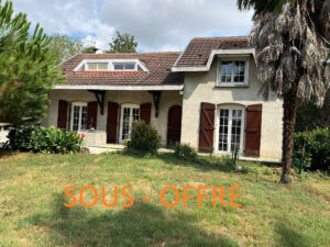 Maison d’environ 160m2 terrain environ 3000m2 et un sous -so