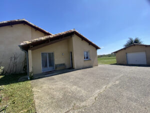 MAISON D’ENVIRON 112 M2 -TERRAIN 2240M2 +GARAGE 25M2 ENVIRON