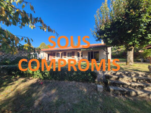 Maison des années 80 d&rsquo;environ 100m2 sur un terrain d&rsquo;enviro