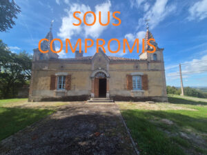 MIRABEL -Propriété d&rsquo;environ 126m2 sur 3 hectares environ