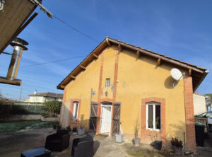 Maison d&rsquo;environ 120m2 sur un terrain d&rsquo;environ 441 m2 + loc