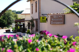 VENTE HOTEL -RESTAURANT 15 MIN DE MONTAUBAN