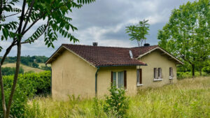 Maison des années 60 d&rsquo;envion 60m2 sur un terrain d&rsquo;environ
