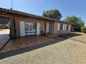 Maison d&rsquo;habitation avec un local professionnel